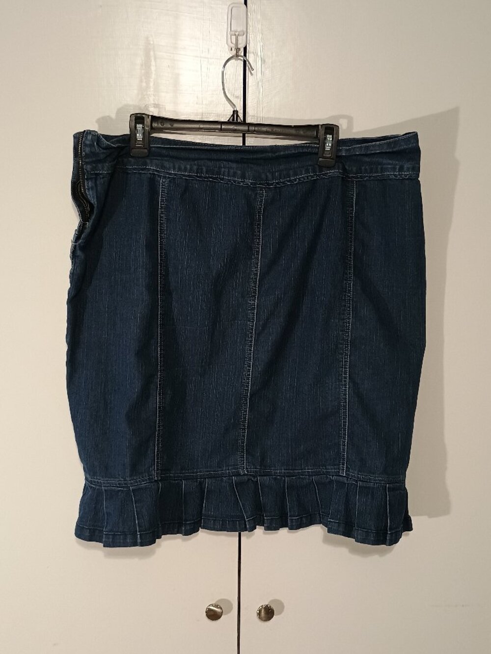 Ashley Stewart Denim Mini Skirt 20W Plus Size Dark Wash Ruffle Hem Stretch Jean - Picture 3 of 7